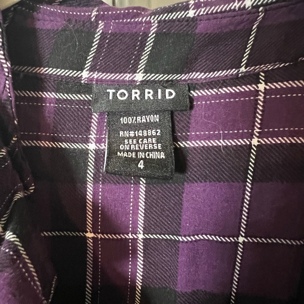 Torrid button down - Picture 2 of 2